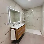 Aires De - Spacious 2-bedroom Valence